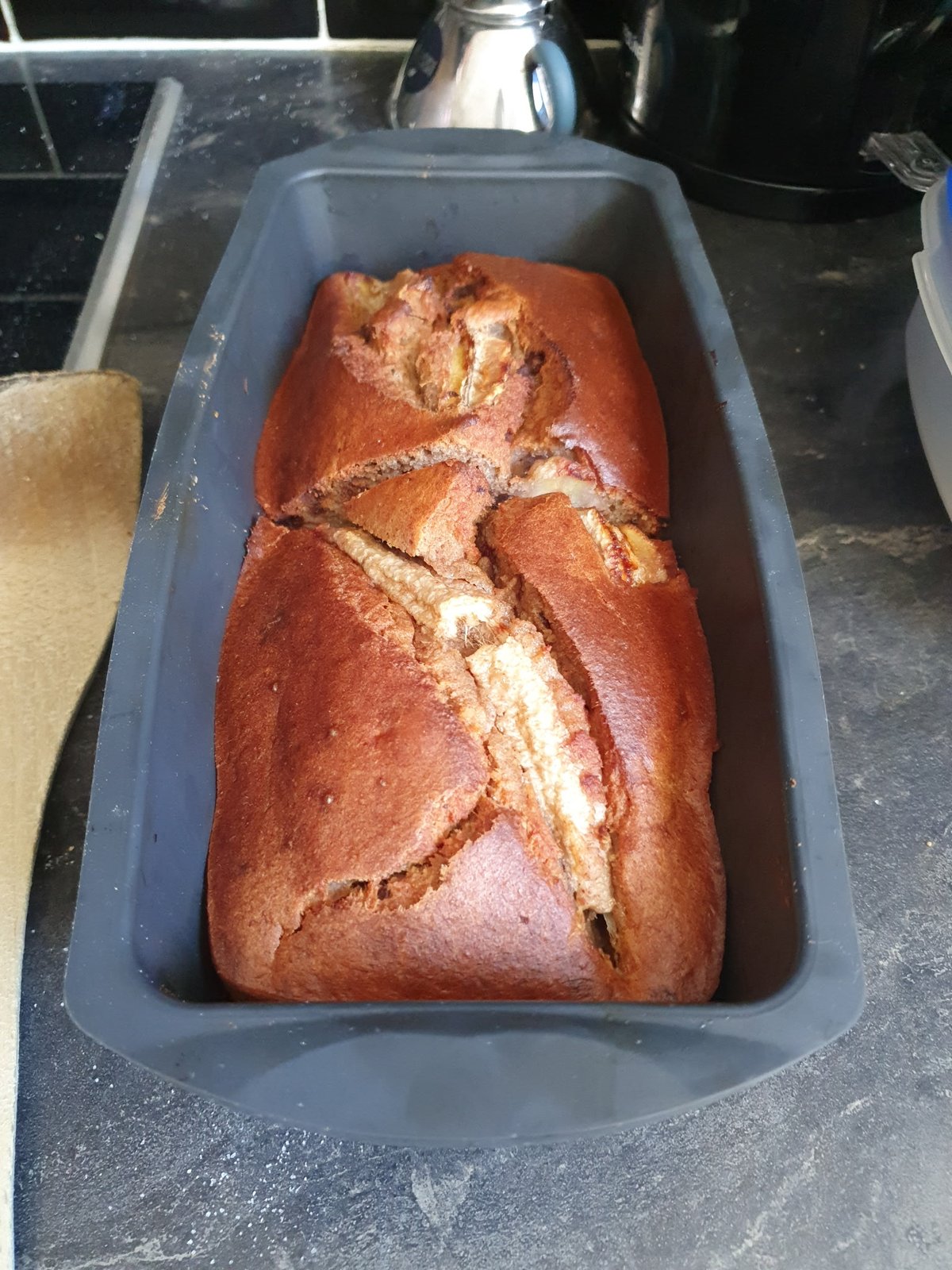 Gâteau à la banane sans gluten cuit dans son moule à cake